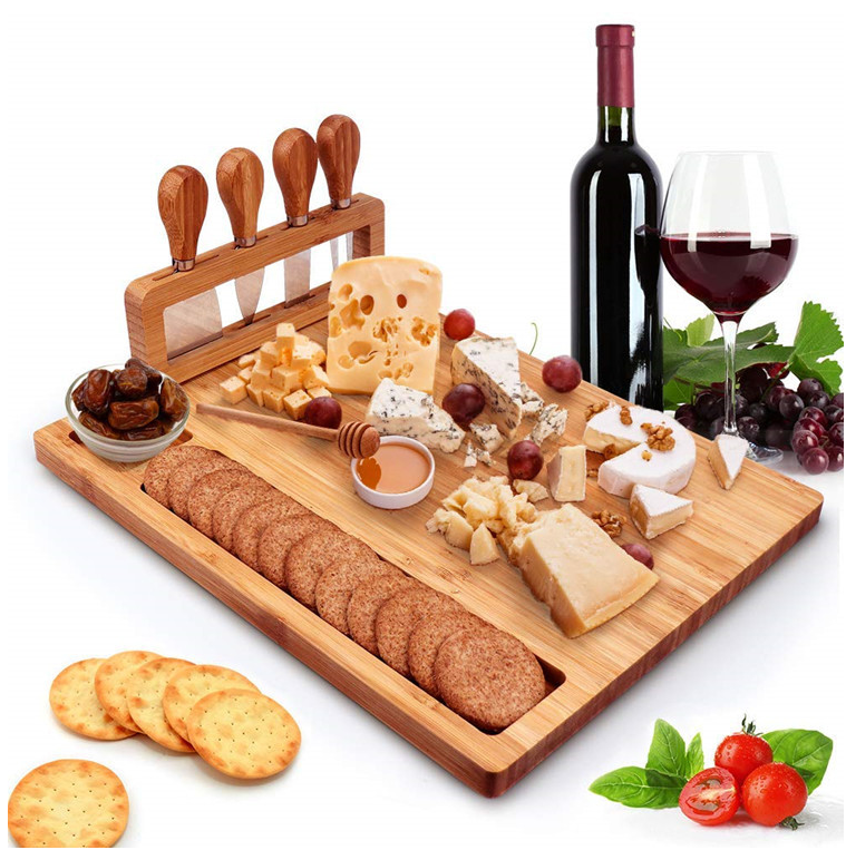 Multifunctional Cheese & Charcuterie Bamboo Cutting Board2